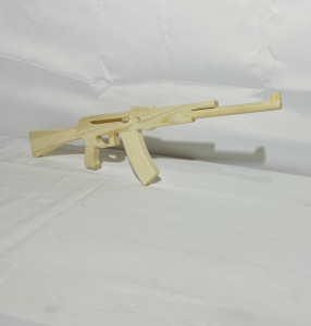 Пистолеты и автоматы из дерева